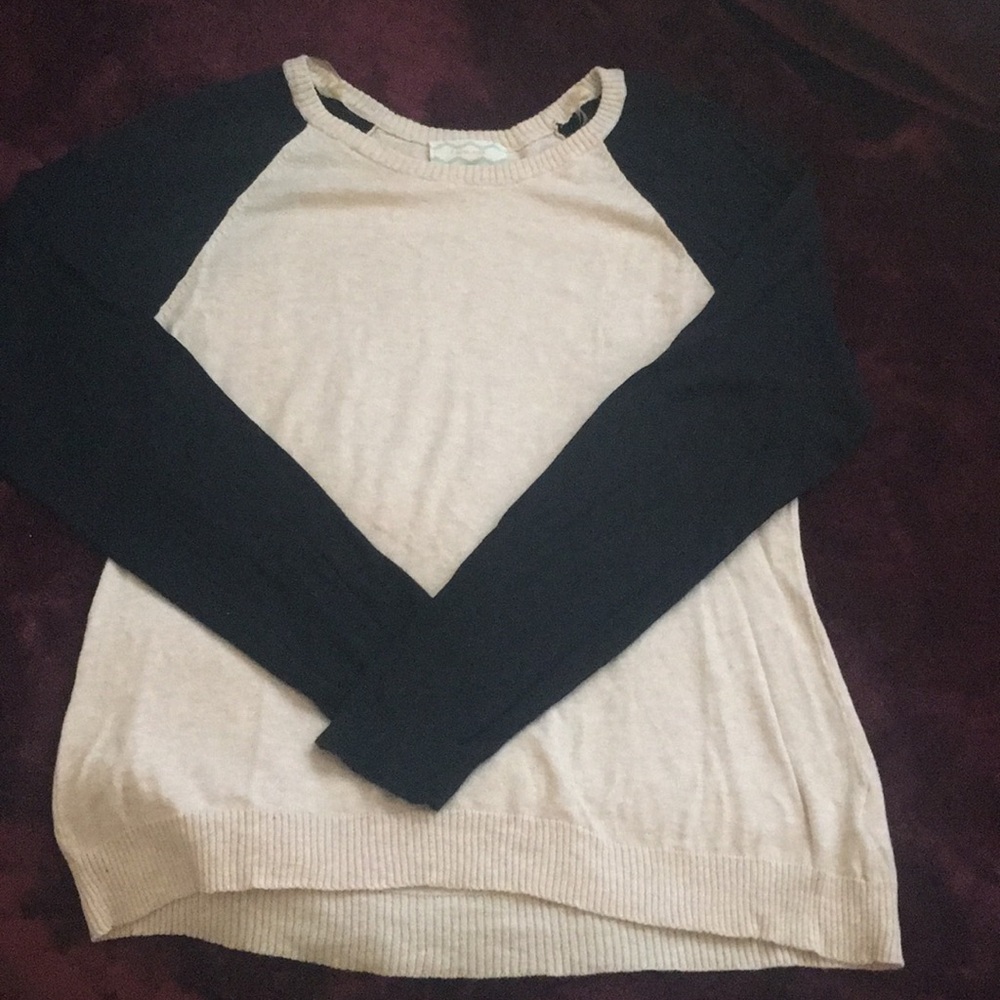 thin long sleeve sweater